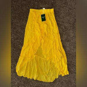 HALARA High-Low Skirt in Vibrant Yellow